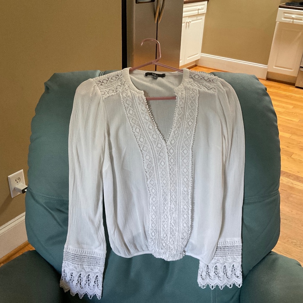 Lulus Women’s White Blouse ~ XS ~ Adorable 100% Cotton